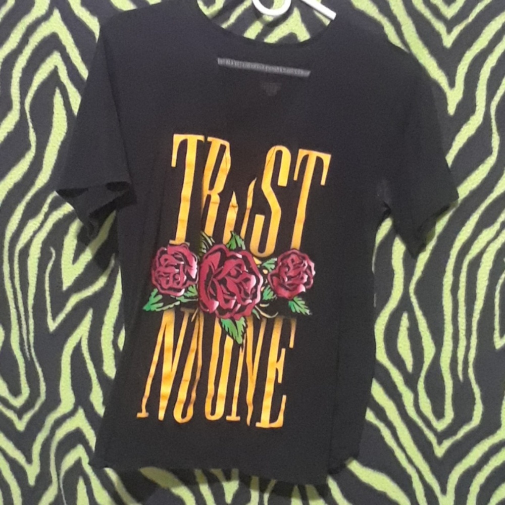 Trust none mesh v neck black shirt